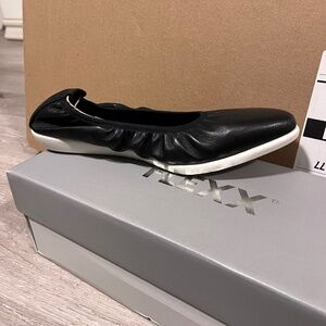 Ballet flats
